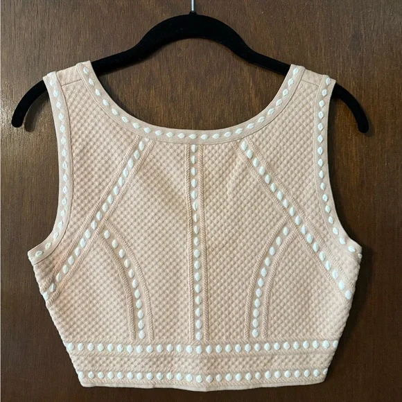 BCBGMaxAzria Textured Cream crop top - Picture 1 of 3
